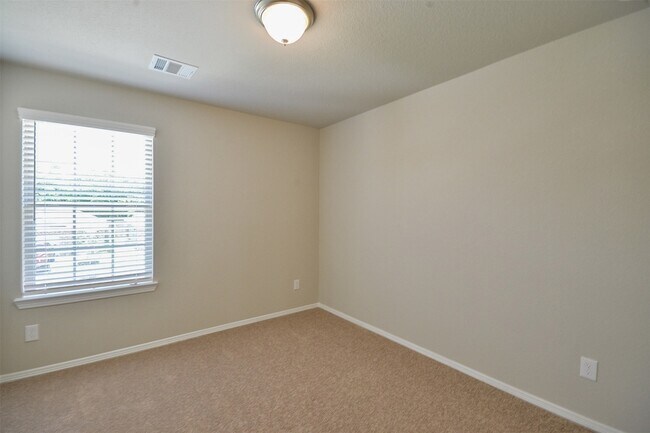 Building Photo - 24810 Winema Wds Ln