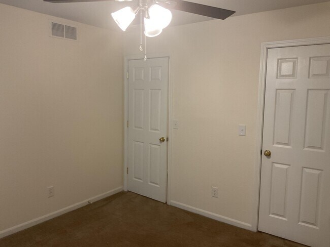 Building Photo - 4304 W Caleb Ct