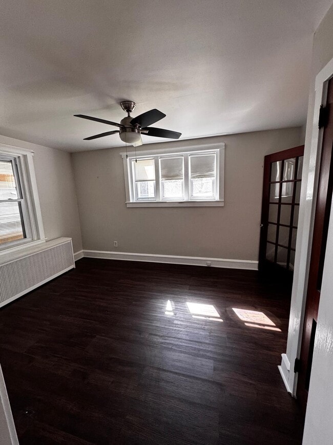 Building Photo - 203 N Reber St