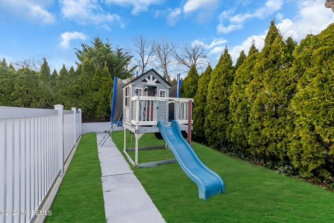 Building Photo - 201 Buttermere Ave