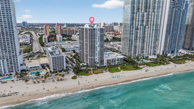 Building Photo - 16711 Collins Ave