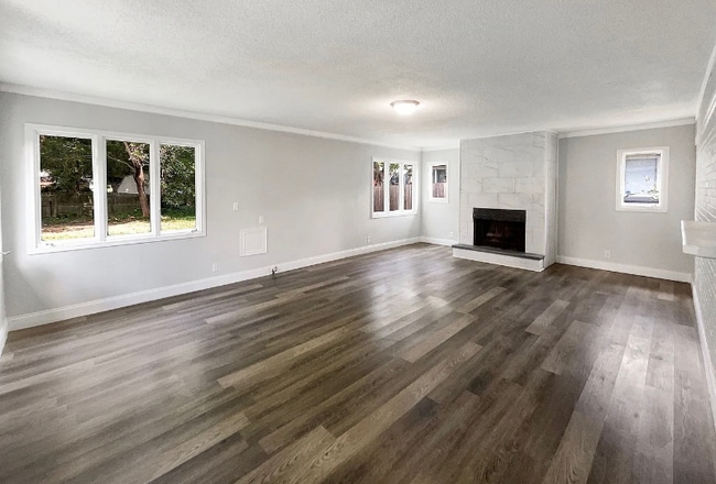 Building Photo - 8040 Goldenrod Ct
