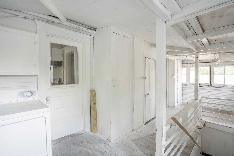 Building Photo - 1315 S Carson Ave