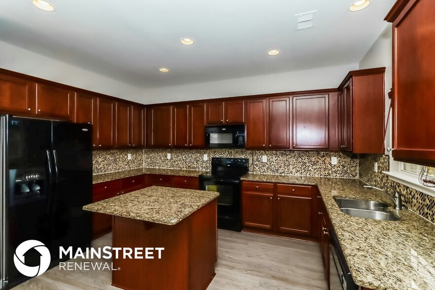 Building Photo - 6431 Hermsley Rd