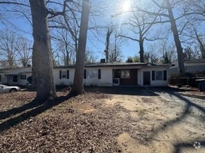 Building Photo - Spartanburg Home For Rent