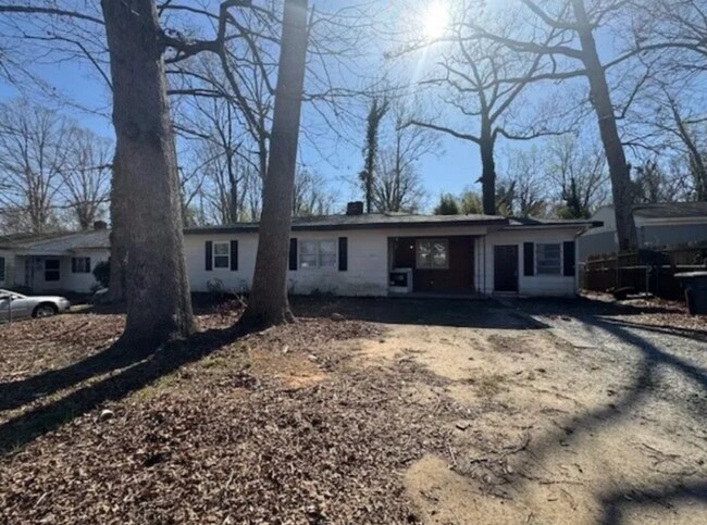 Primary Photo - Spartanburg Home For Rent