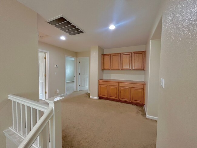 Building Photo - 2216 Cermak Way