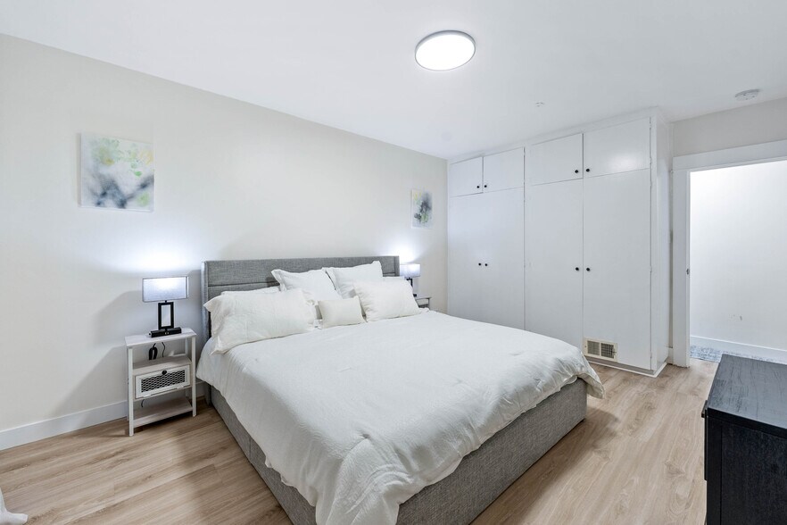 Building Photo - 140 N Carson Rd