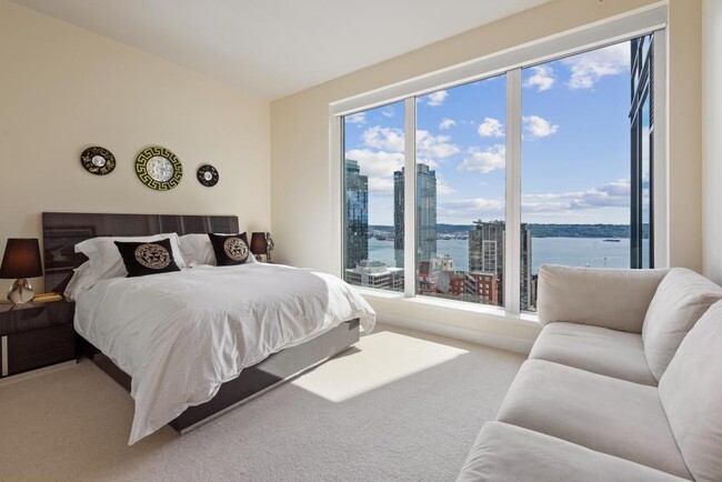 Building Photo - The Escala Condominiums - 3 bedrooms