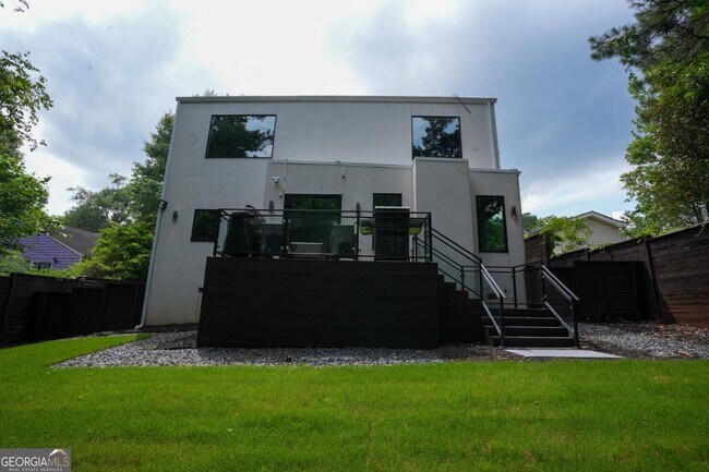 Building Photo - 1099 Vista Trail NE