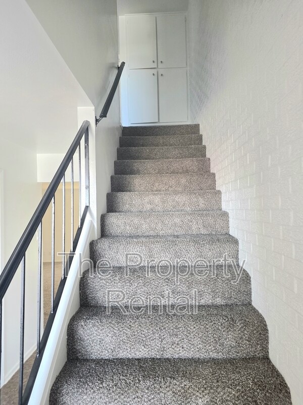 Building Photo - 1003 N Grandview Ave