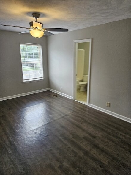 Building Photo - 2015 Bradyville Pike