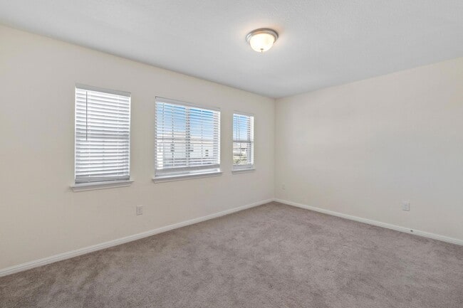 Building Photo - 405 Little Draw Ln