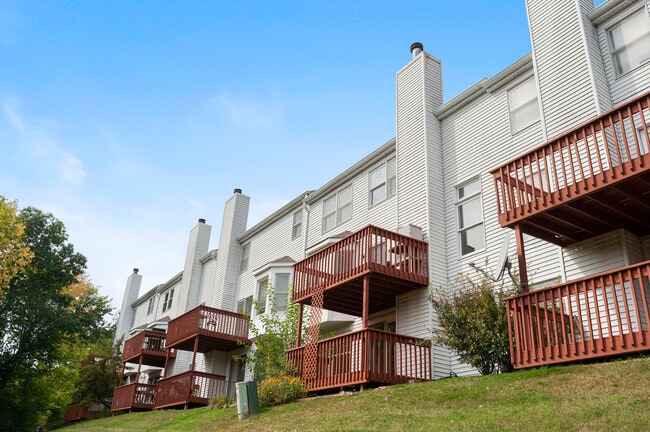 Building Photo - 315 Spring Point Dr