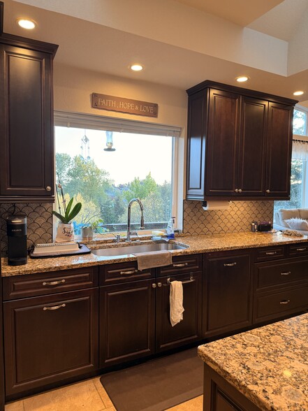 Building Photo - 449 La Cresta Dr SE