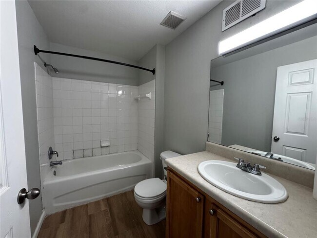 Building Photo - 9141 Lee Vista Blvd