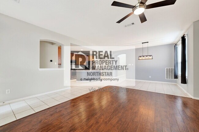 Building Photo - 405 Driftwood Ct