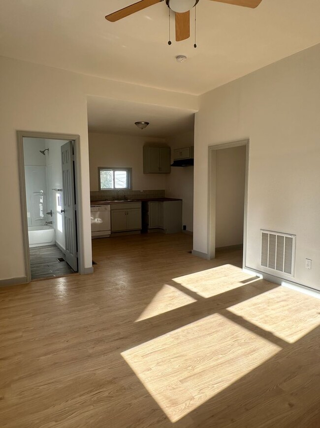 Building Photo - Knoxville 37914 - 1 bedroom, 1 bath Apartm...