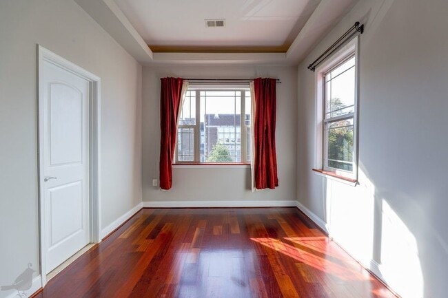 Building Photo - 3573 Warder St NW