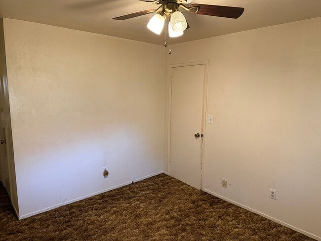 Building Photo - 4833 E Main St