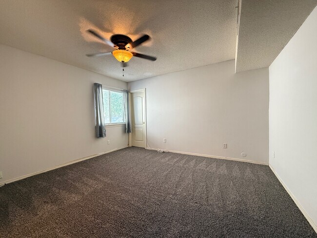 Building Photo - 14057 Tierra Delfin Dr