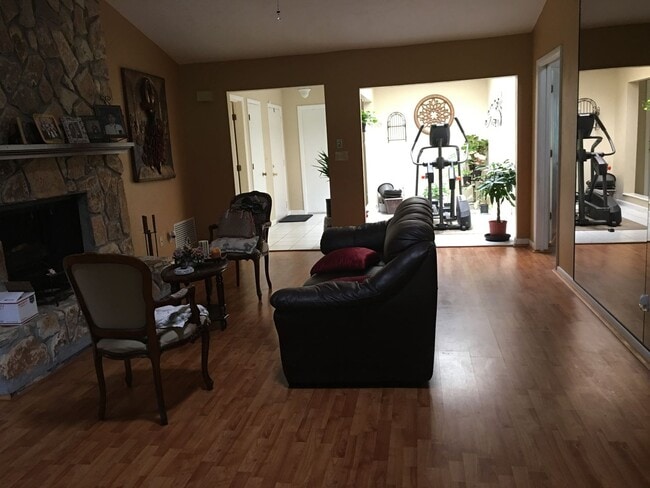 Building Photo - Turkey Creek Condo- Three Bedroom, Two Bath 1840 sf