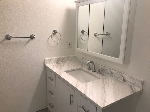 Building Photo - 1065 University Ave