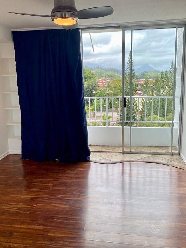 Building Photo - AVAILABLE for Rent : 3 Bedroom, 2 Bathroom...