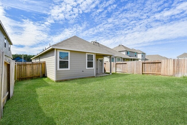 Building Photo - 14042 Chinook Dr