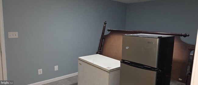 Building Photo - 323 Lindera Ct