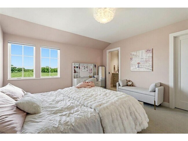 Building Photo - 6201 Gustavus Dr