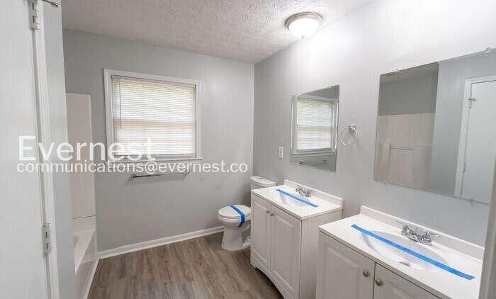 Building Photo - 887 Ellis Rd