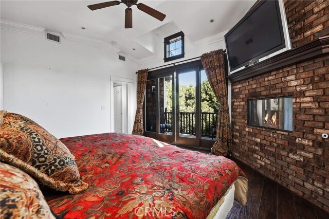 Building Photo - 250 Santo Tomas Ave