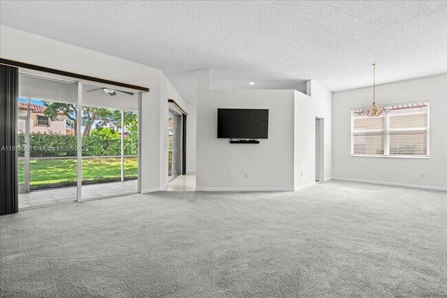 Building Photo - 2675 SE 4th Pl