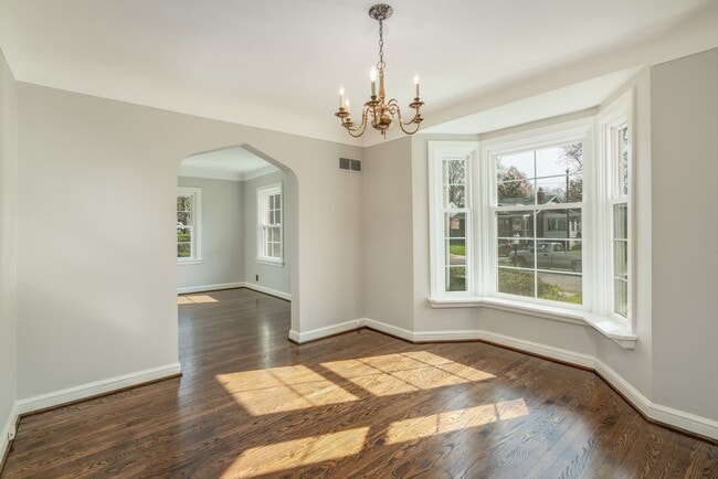 Building Photo - 2B/1B Charming Single Family home in Glend...