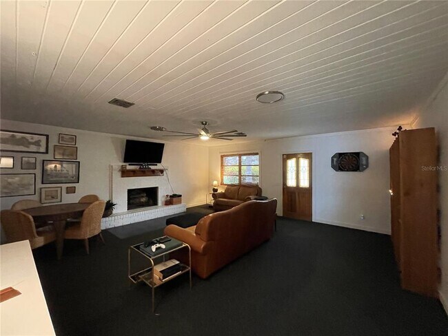 Building Photo - 879 S Terrace Dr