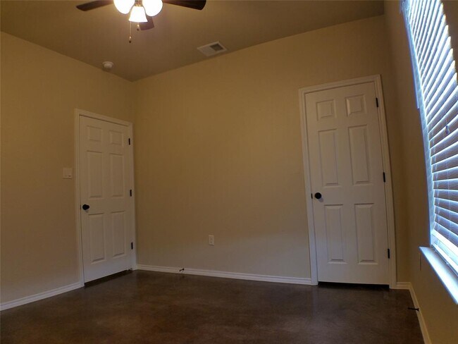 Building Photo - 119 Samuel Dr