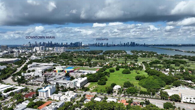 Building Photo - 2600 Collins Ave