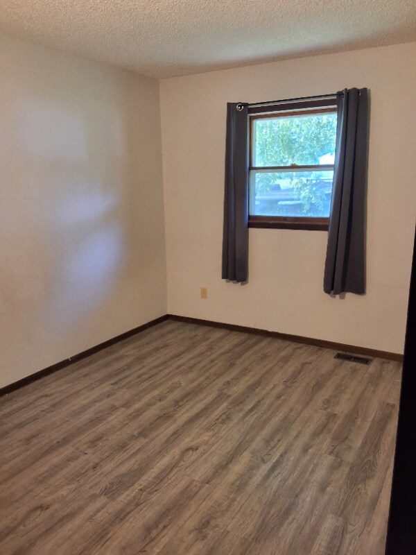 Building Photo - 18 2nd St