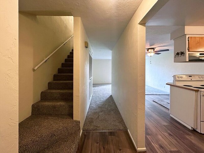 Building Photo - 267 S 40th St