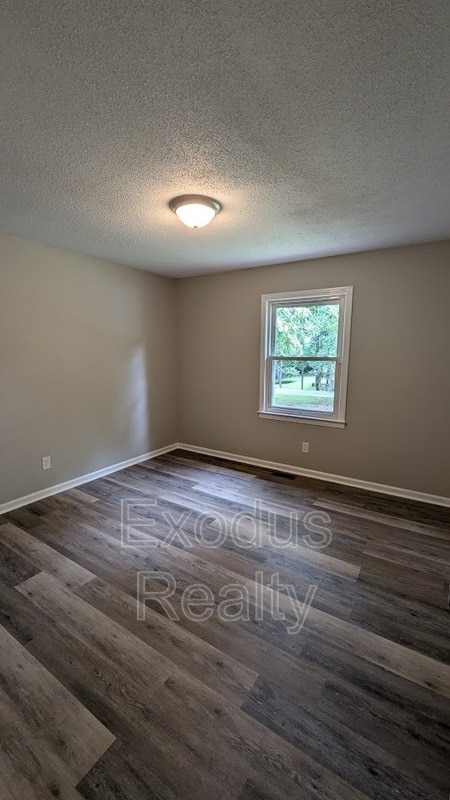 Building Photo - 8708 Peach Tree Dr