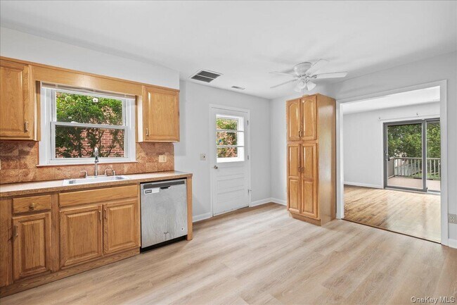 Building Photo - 284 Park Ave