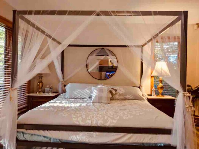 Building Photo - 140 Paquette Cir