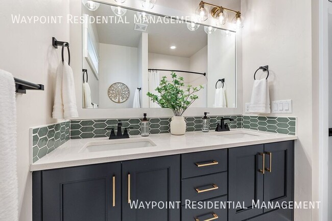 Building Photo - 3570 E Interstellar Ct