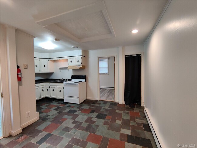 Building Photo - 81 Vineyard Ave
