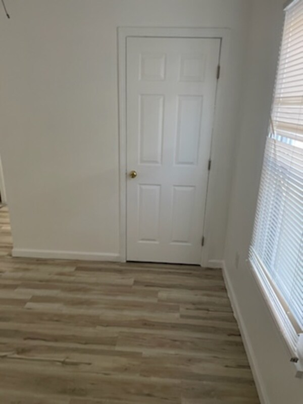 Building Photo - 1415 Longfield Ave