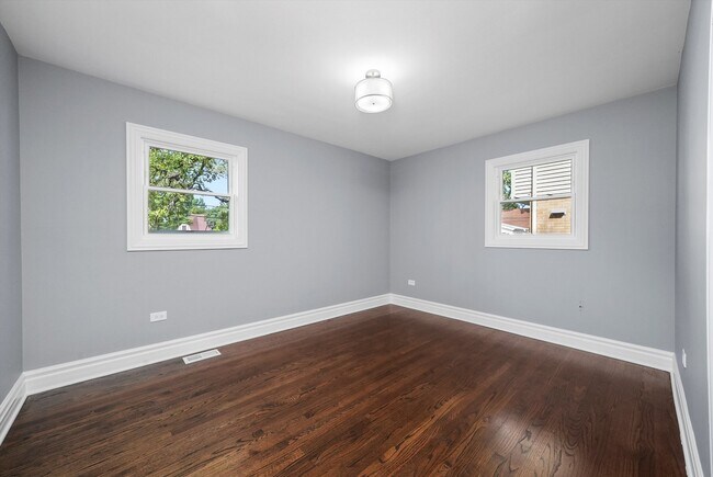 Building Photo - 9624 W Shore Dr