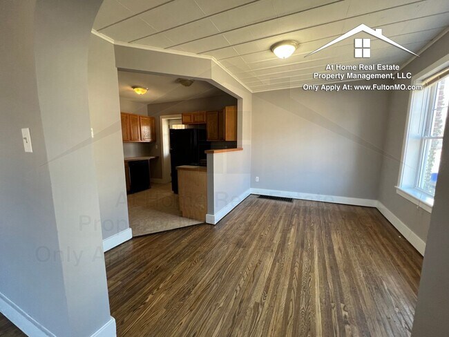 Building Photo - 837 Nichols St