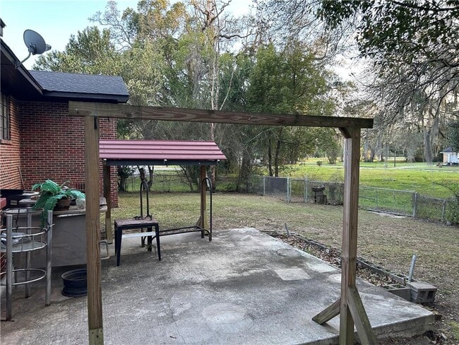 Building Photo - 469 Creek Cir Dr W