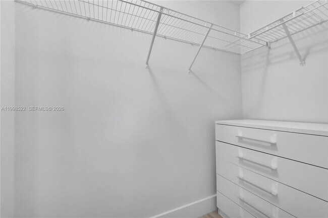 Building Photo - 121 NE 34th St